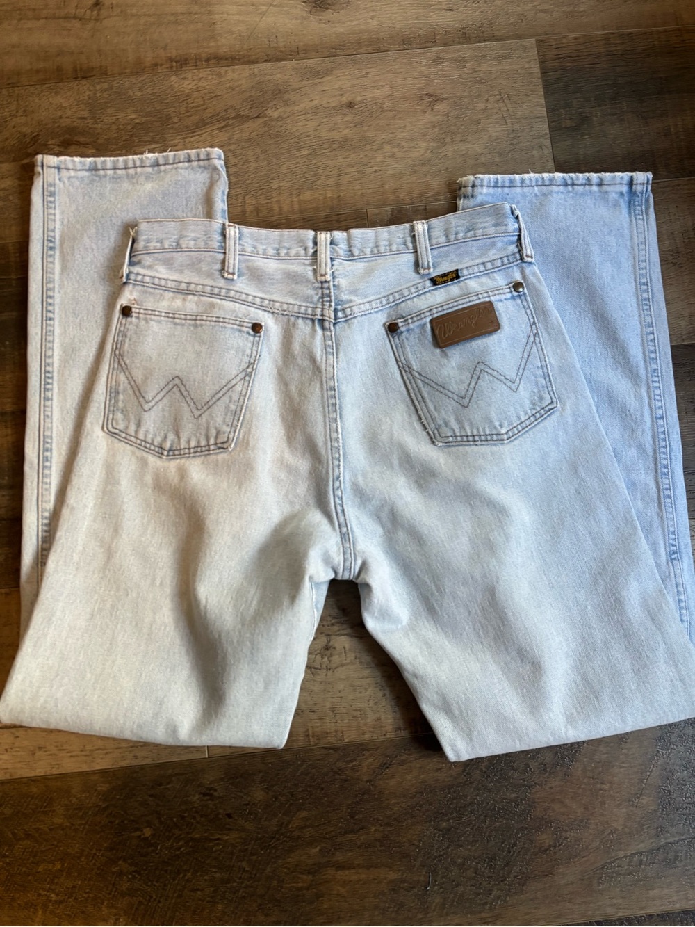 Wrangler Light Blue Straight Leg Jean made in USA  size 33x34